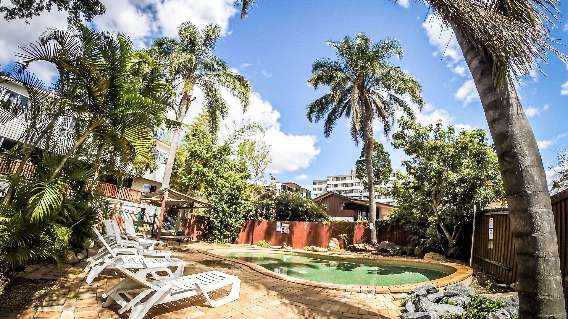 Hostel Somewhere To Backpackers *