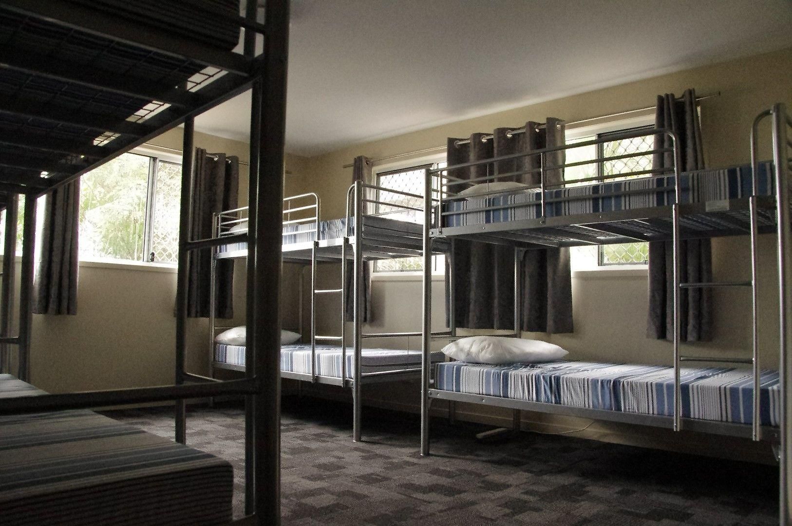 Hostel Somewhere To Backpackers *