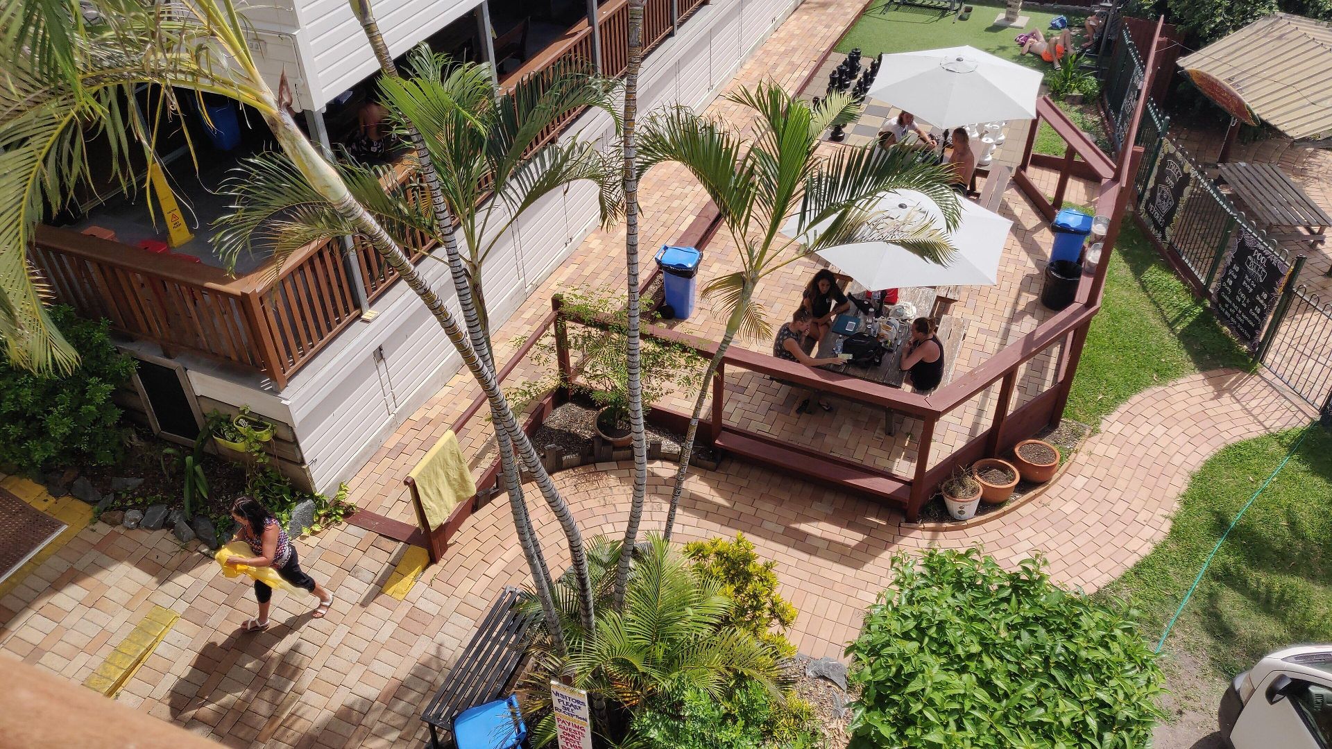 Somewhere To Backpackers Hostel