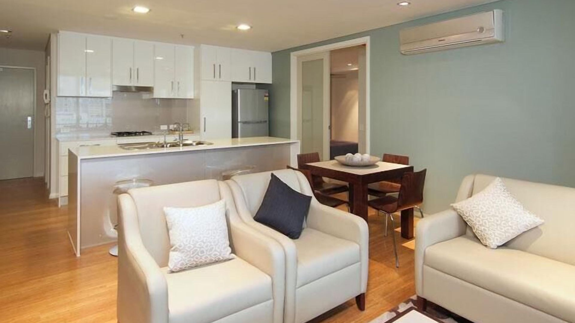 South Aparthotel 4*
