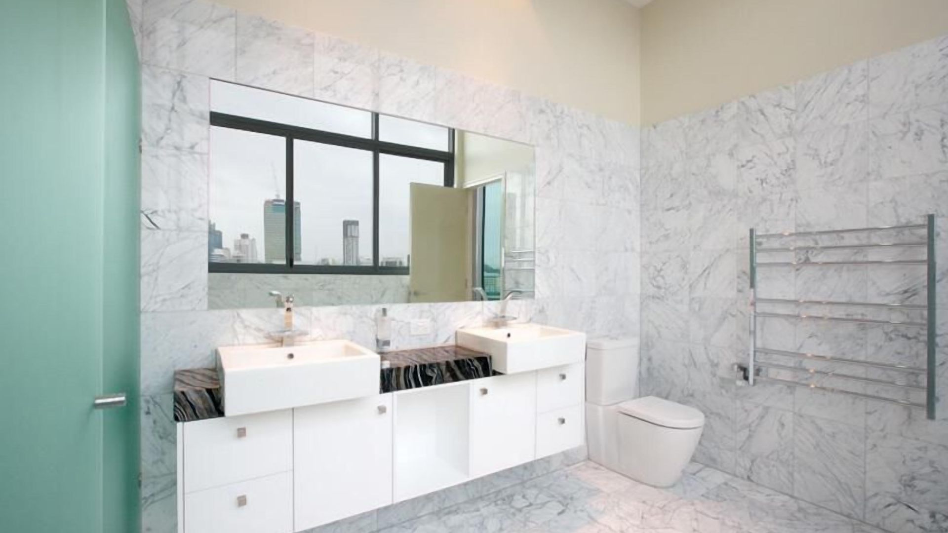 South Aparthotel 4*