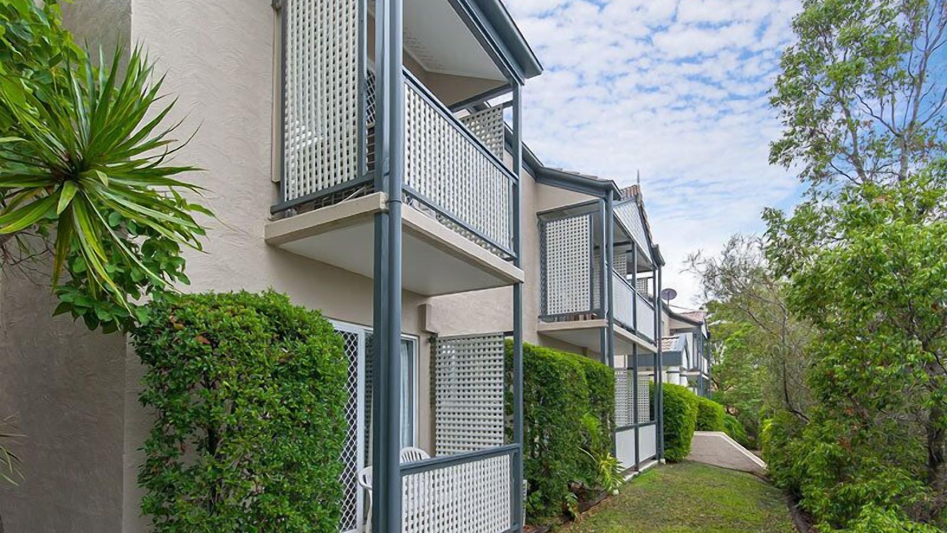 Herston Place 4*