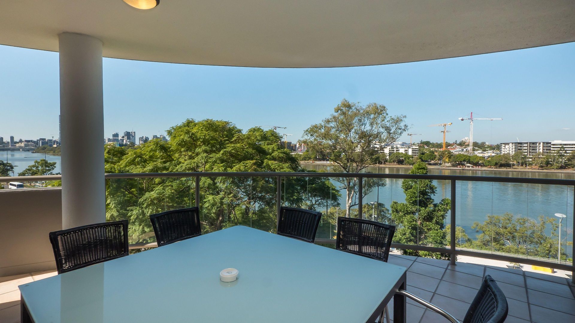 On The Park 5* Brisbane