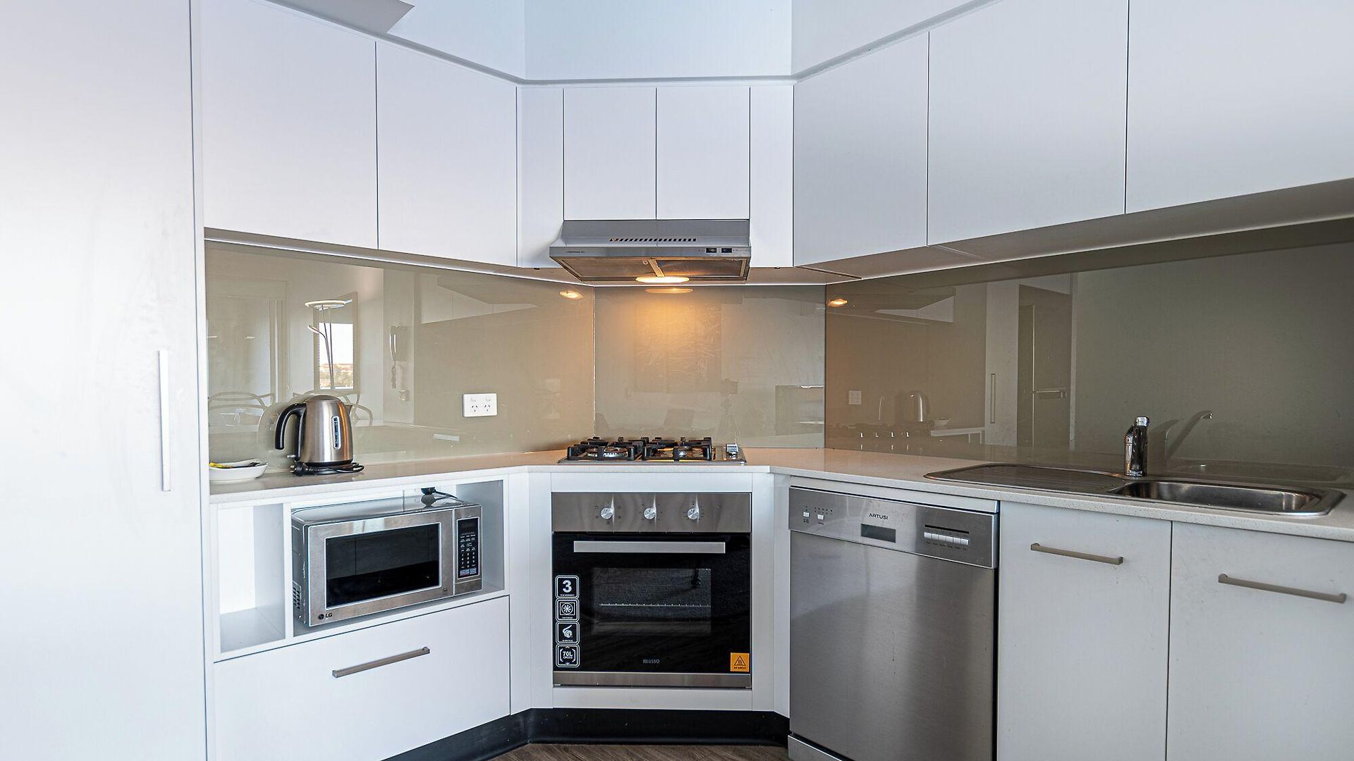 Goldsborough Place 4*