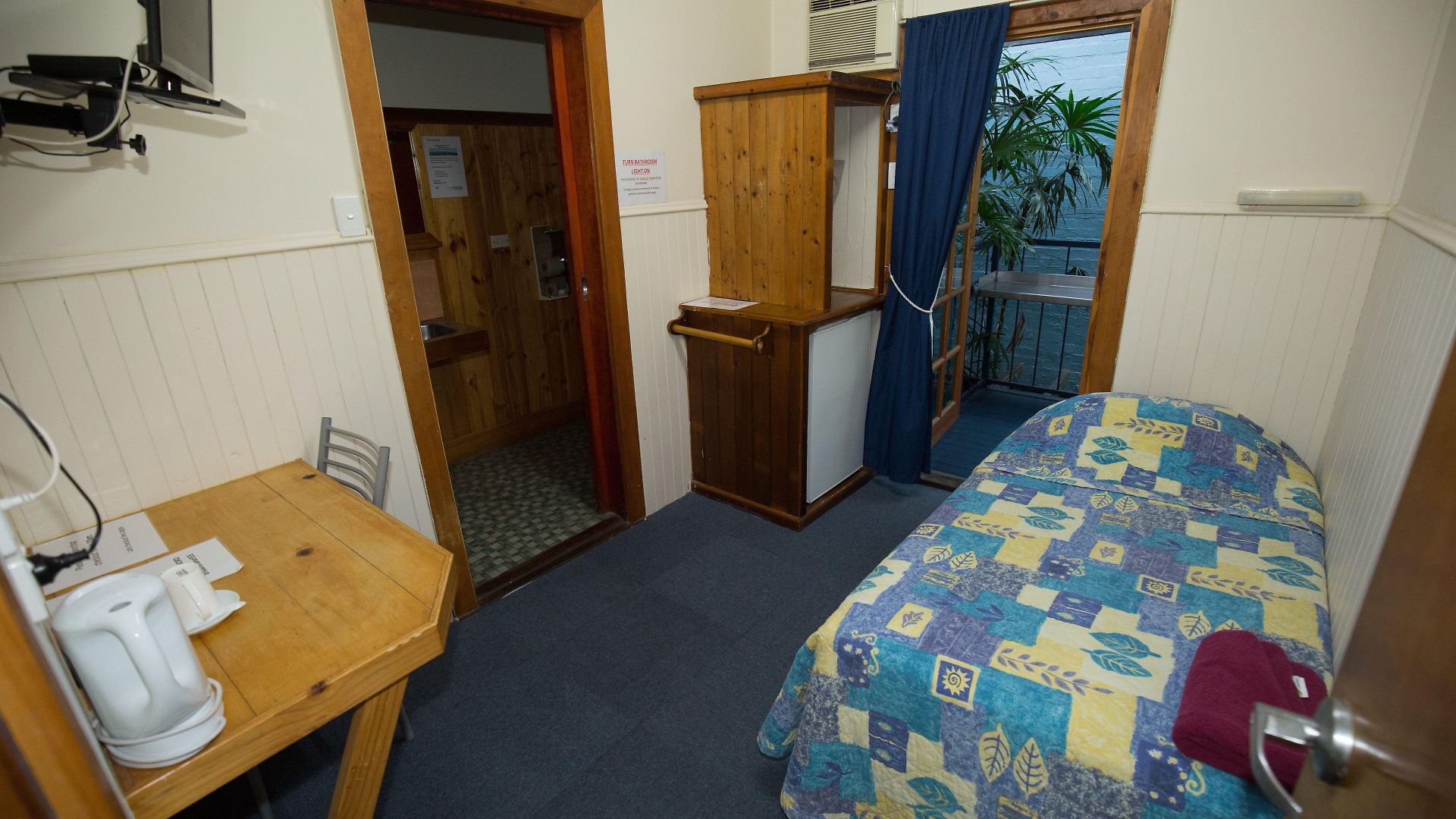 Manor Motel 3*
