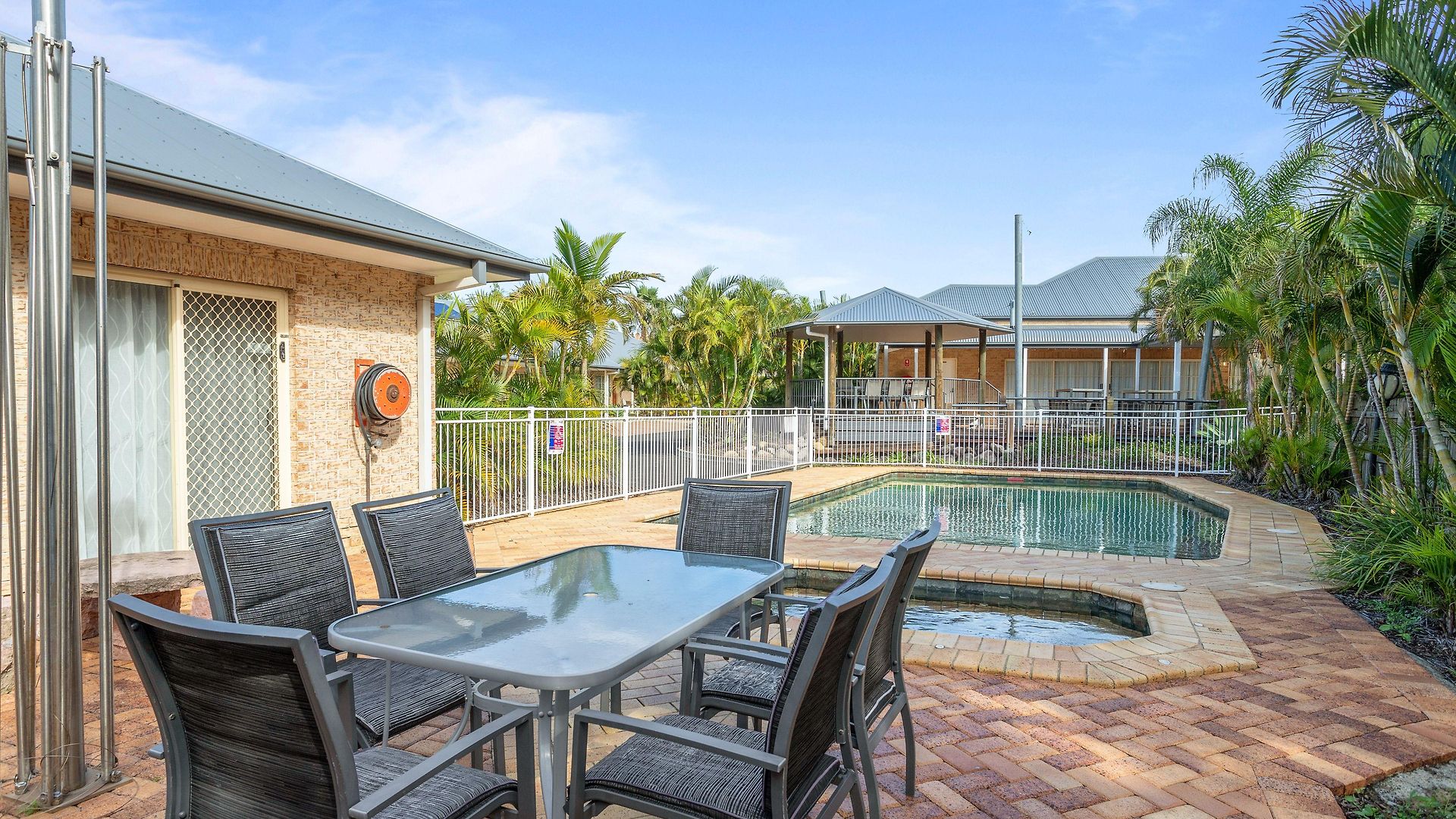 Coopers Colonial 4*