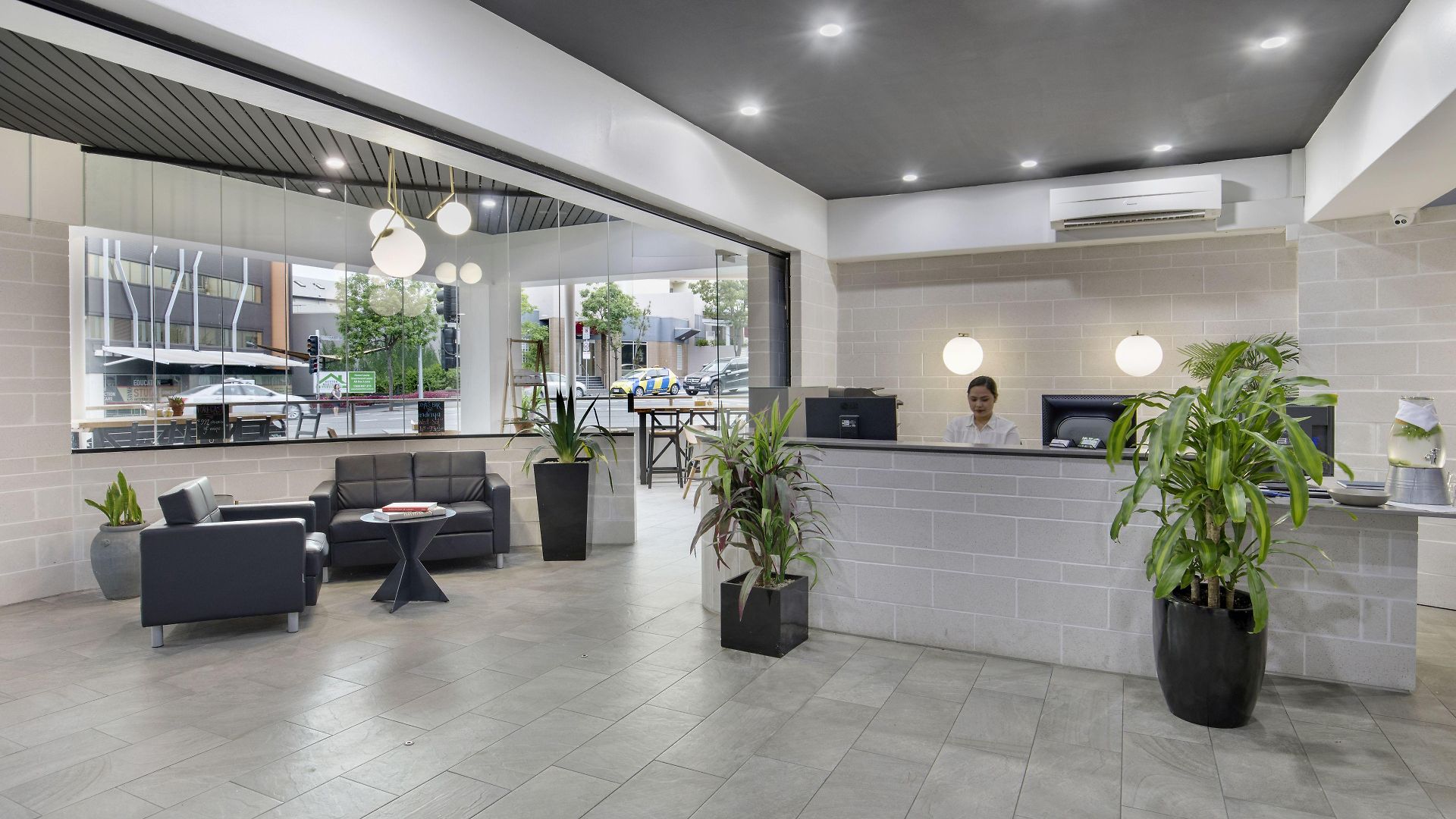The Metropolitan Spring Hill 4*