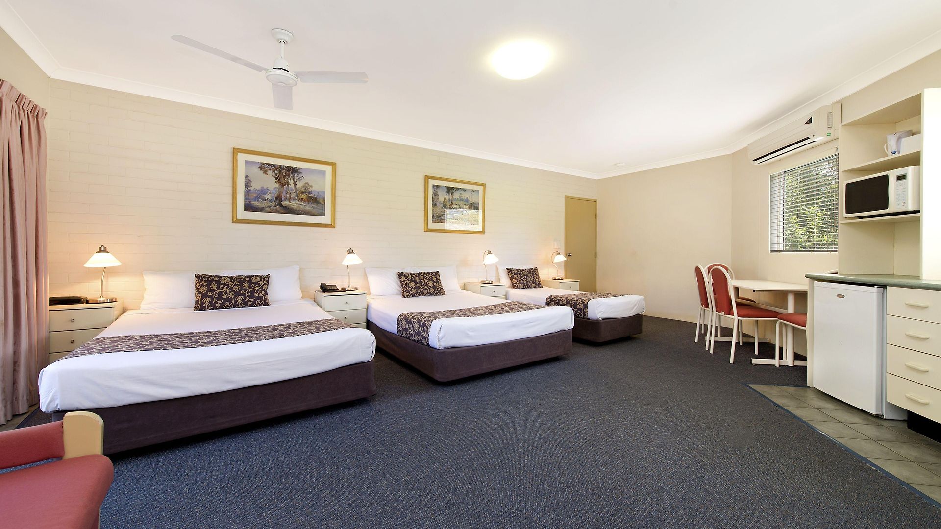 Motel Benson Court 4*