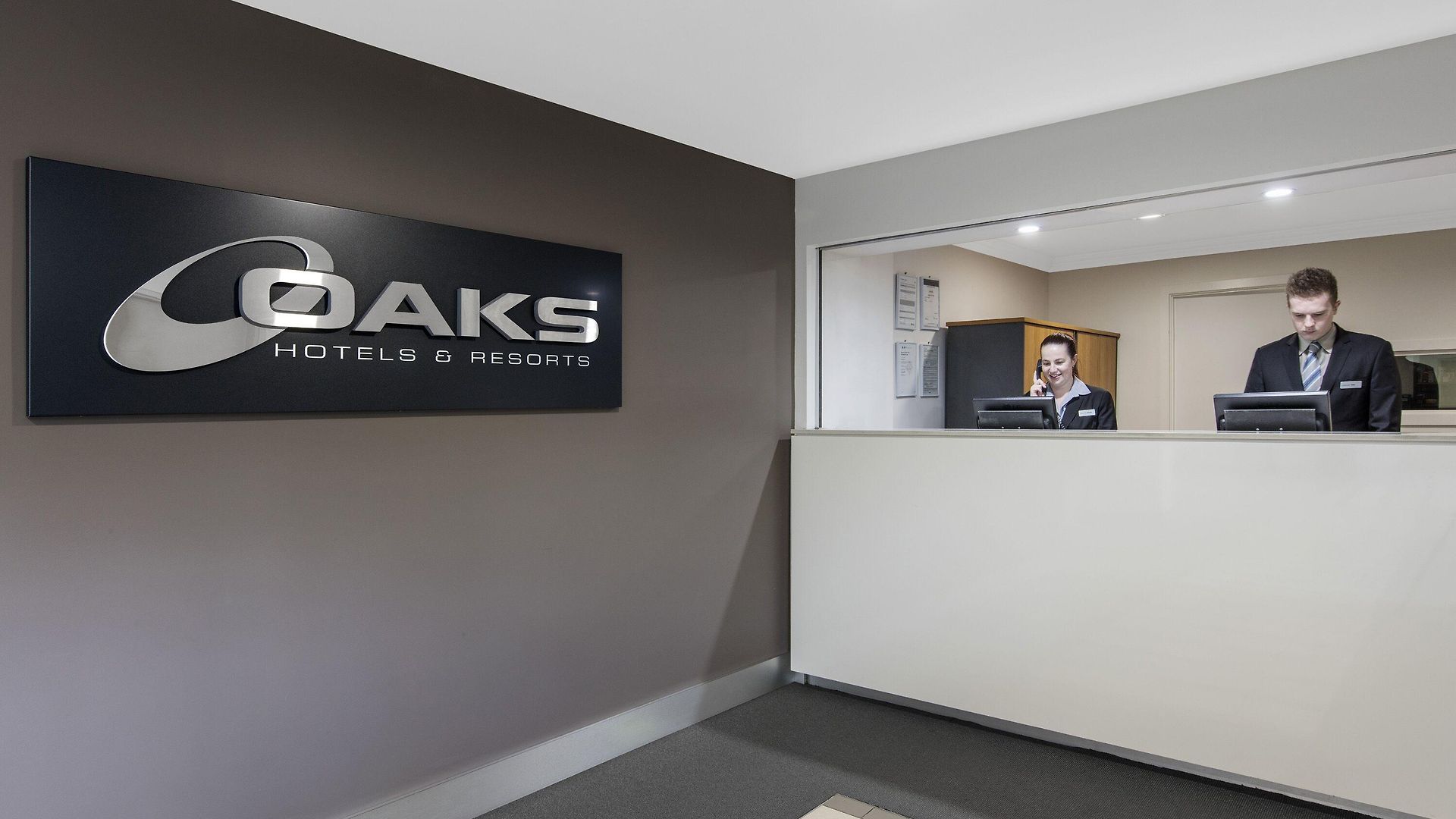Oaks Mews 4*