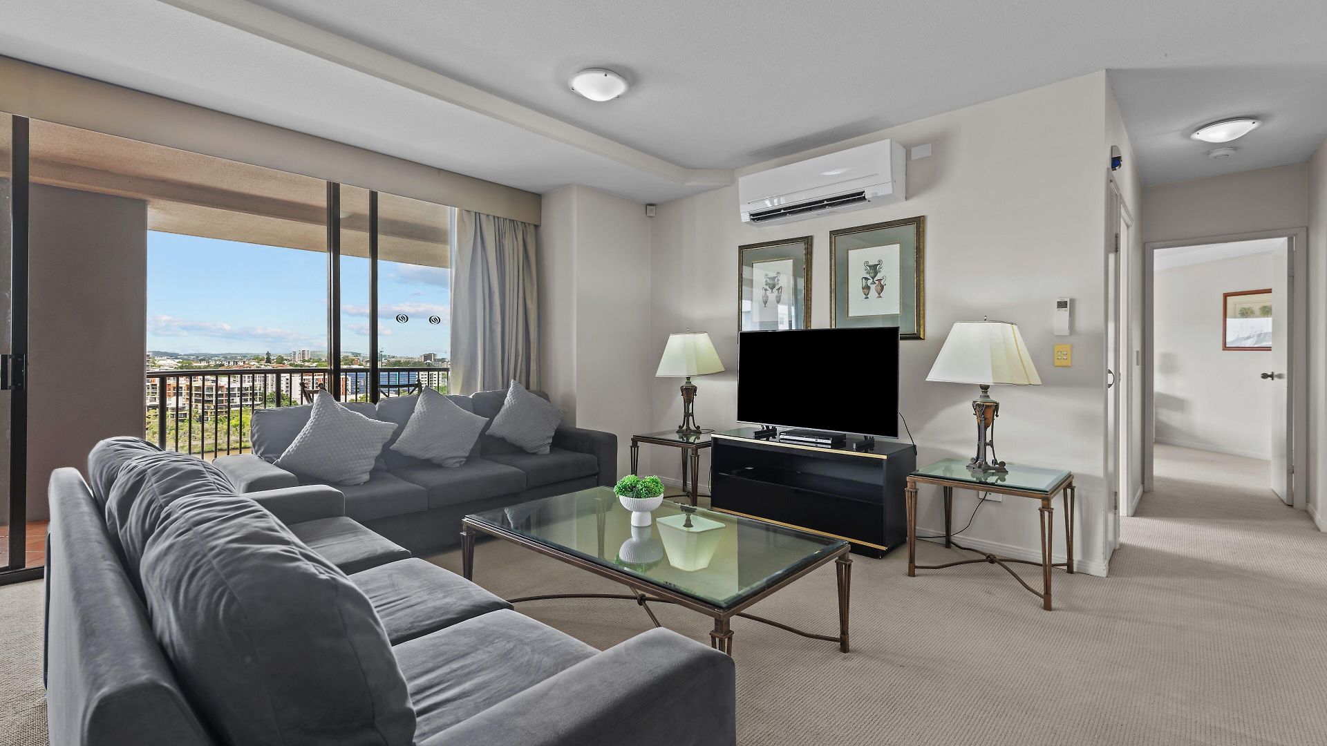 The Oasis 4* Brisbane