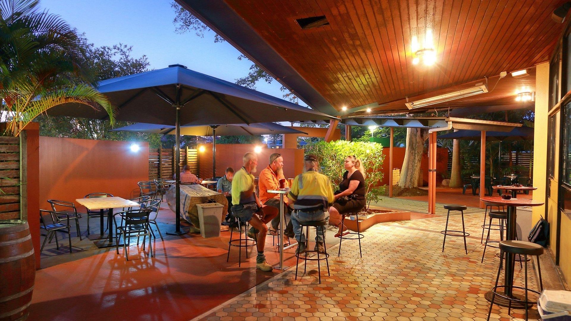 Nightelier Mitchelton The Brook Hotel