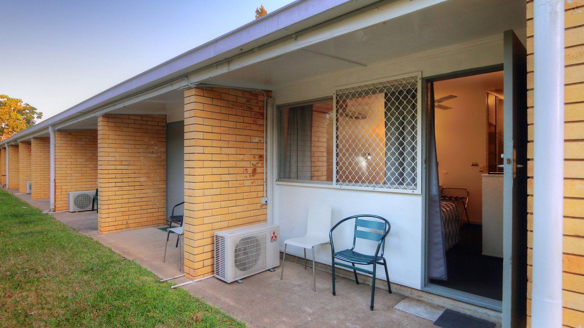 Nightelier Mitchelton The Brook Hotel