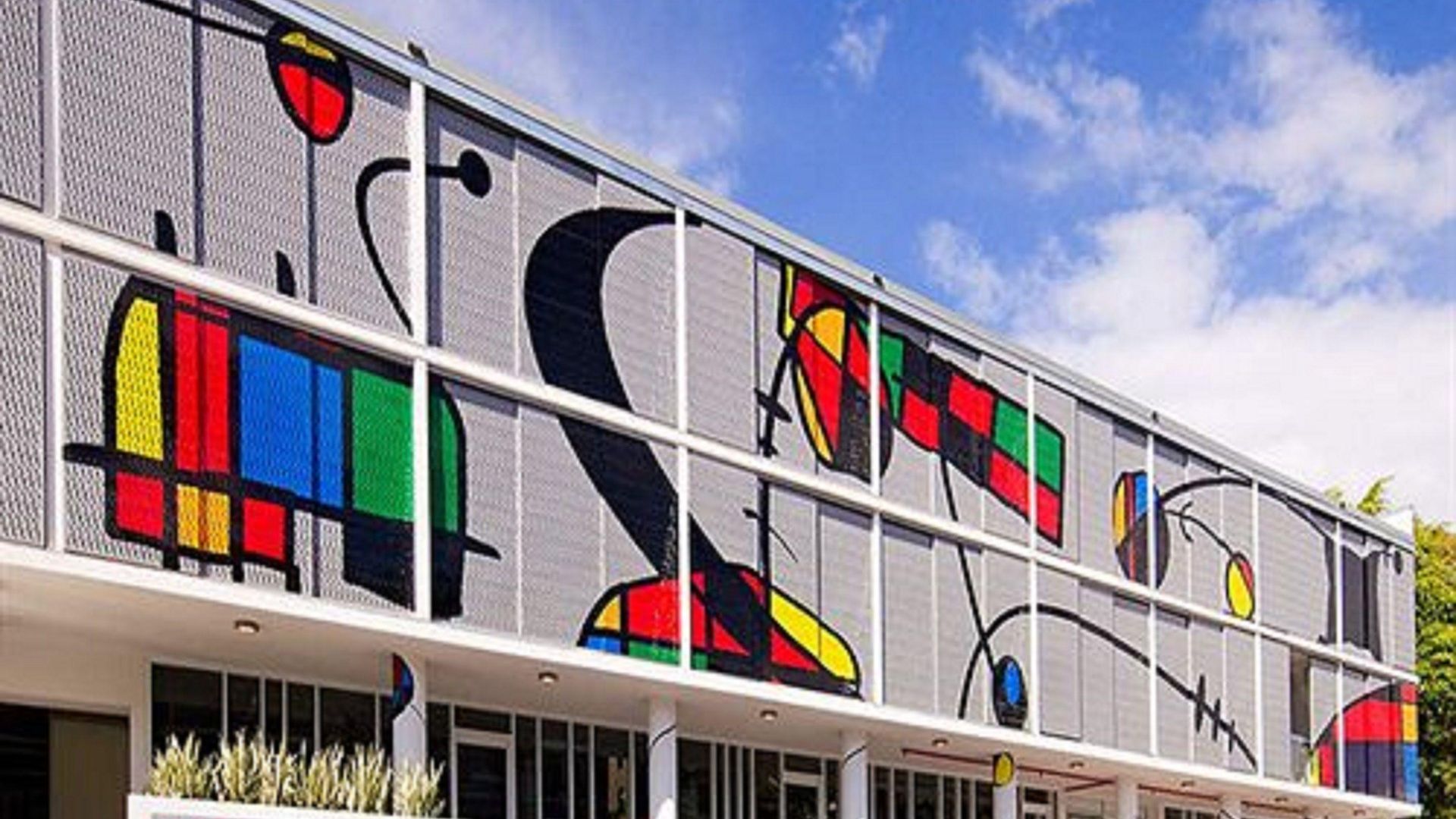 The Miro Aparthotel 4*