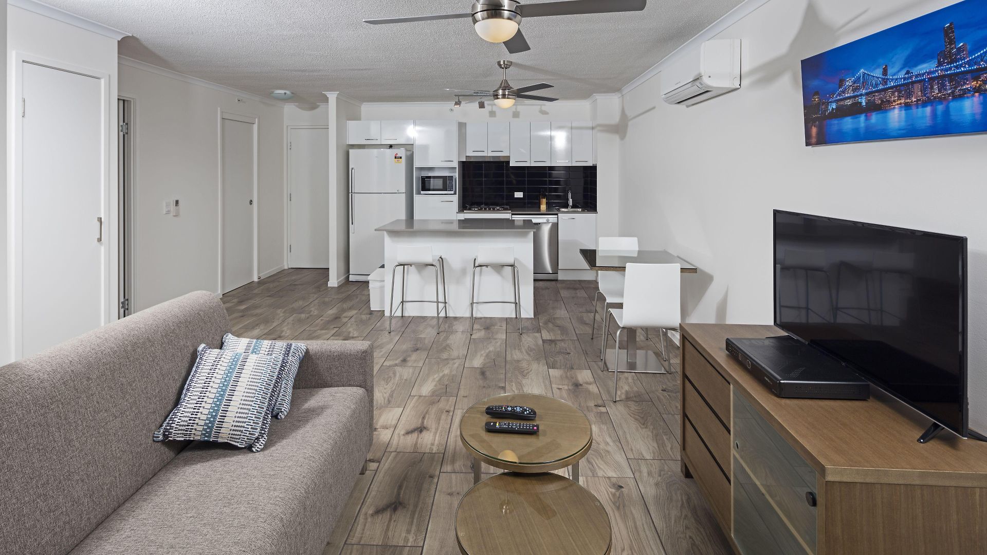 Aparthotel Direct Collective - Pavilion And Governor On Brookes 4*