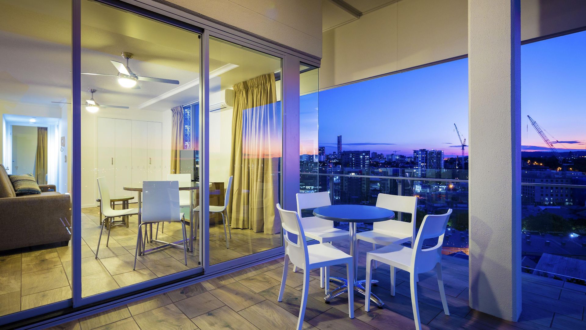 Aparthotel Direct Collective - Pavilion And Governor On Brookes 4*