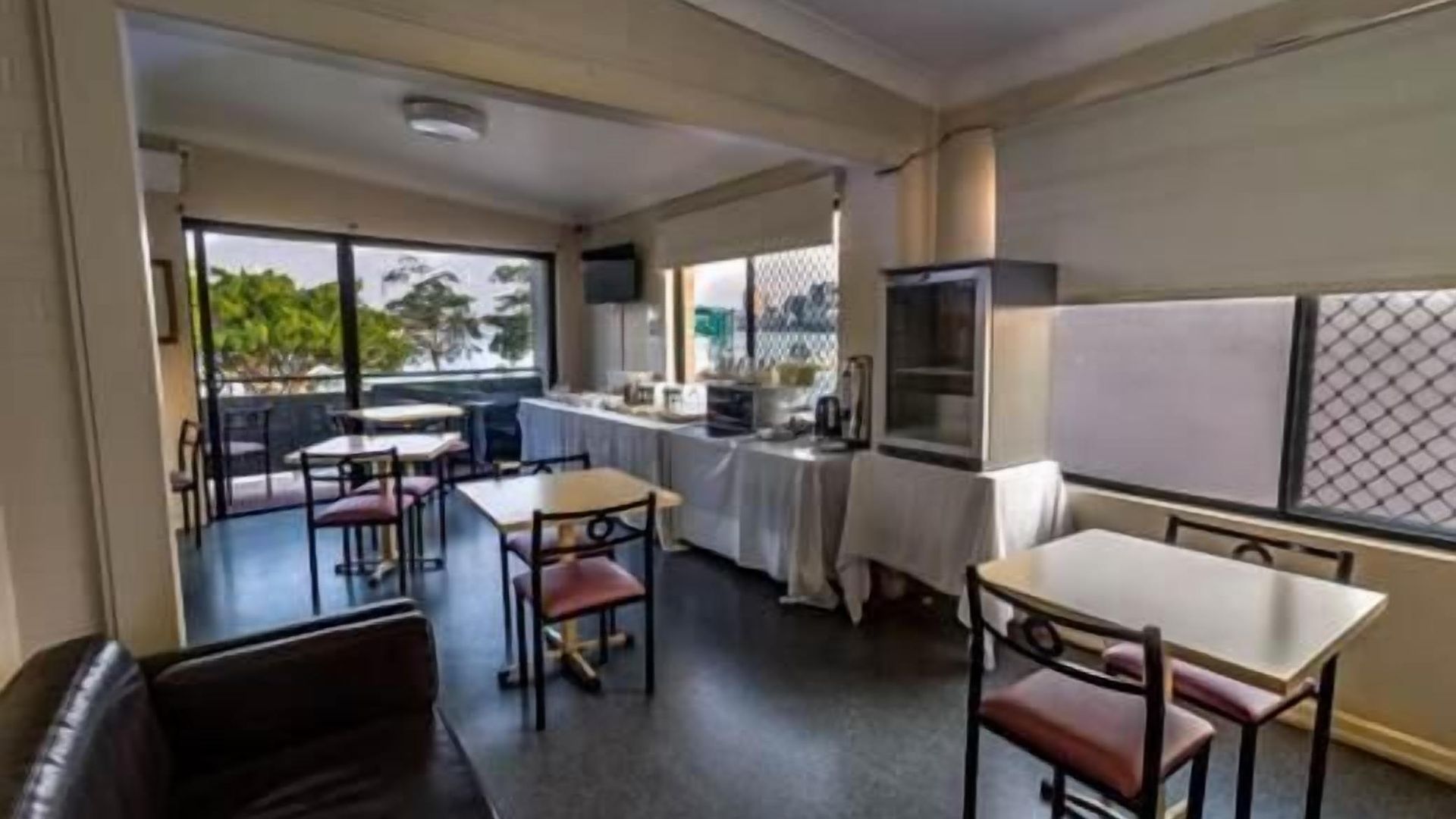 Kingsford Riverside 3*