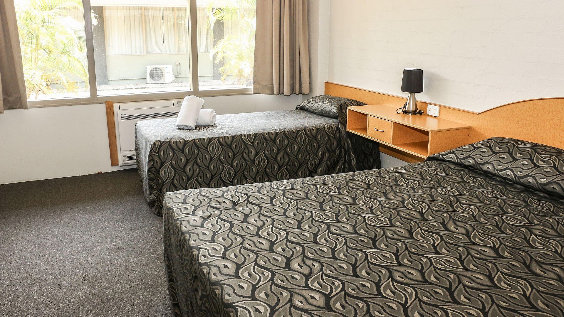 Salisbury 3* Brisbane