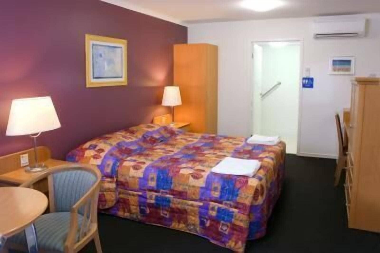 Queensport Hotel