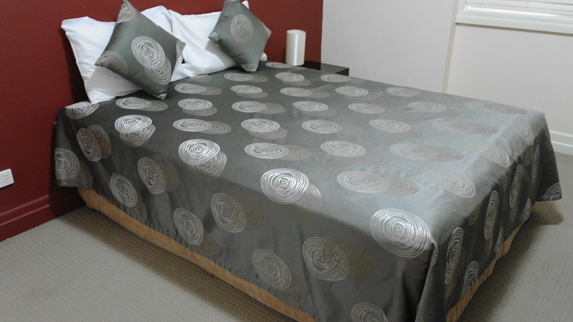 Hampton Court Aparthotel 4*