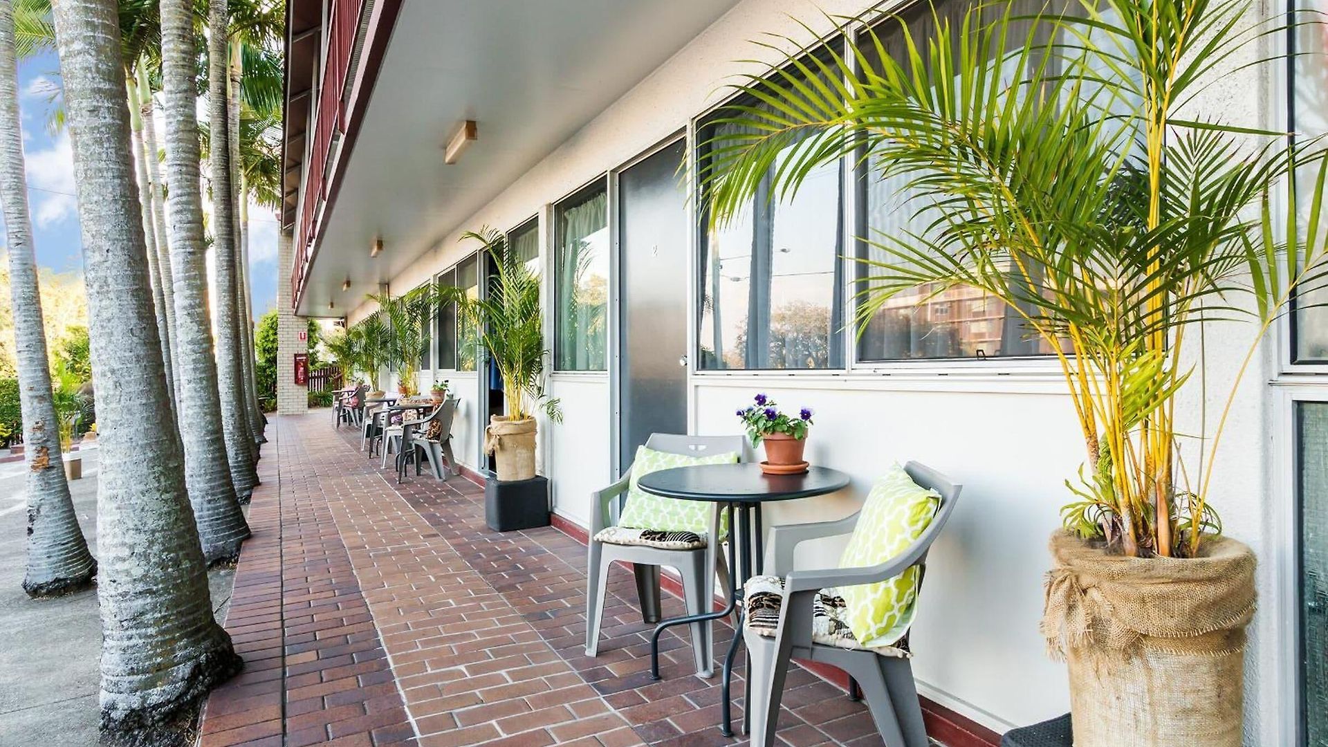Airport Riverview Motel 3*