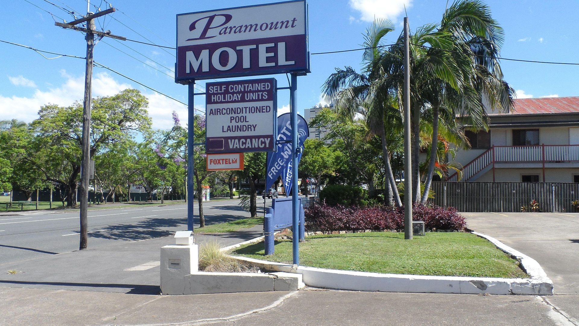 Paramount Motel
