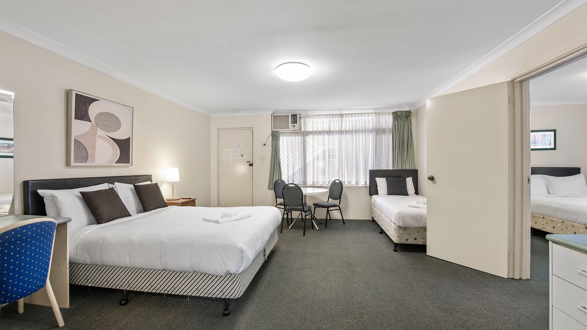 Paramount 4*