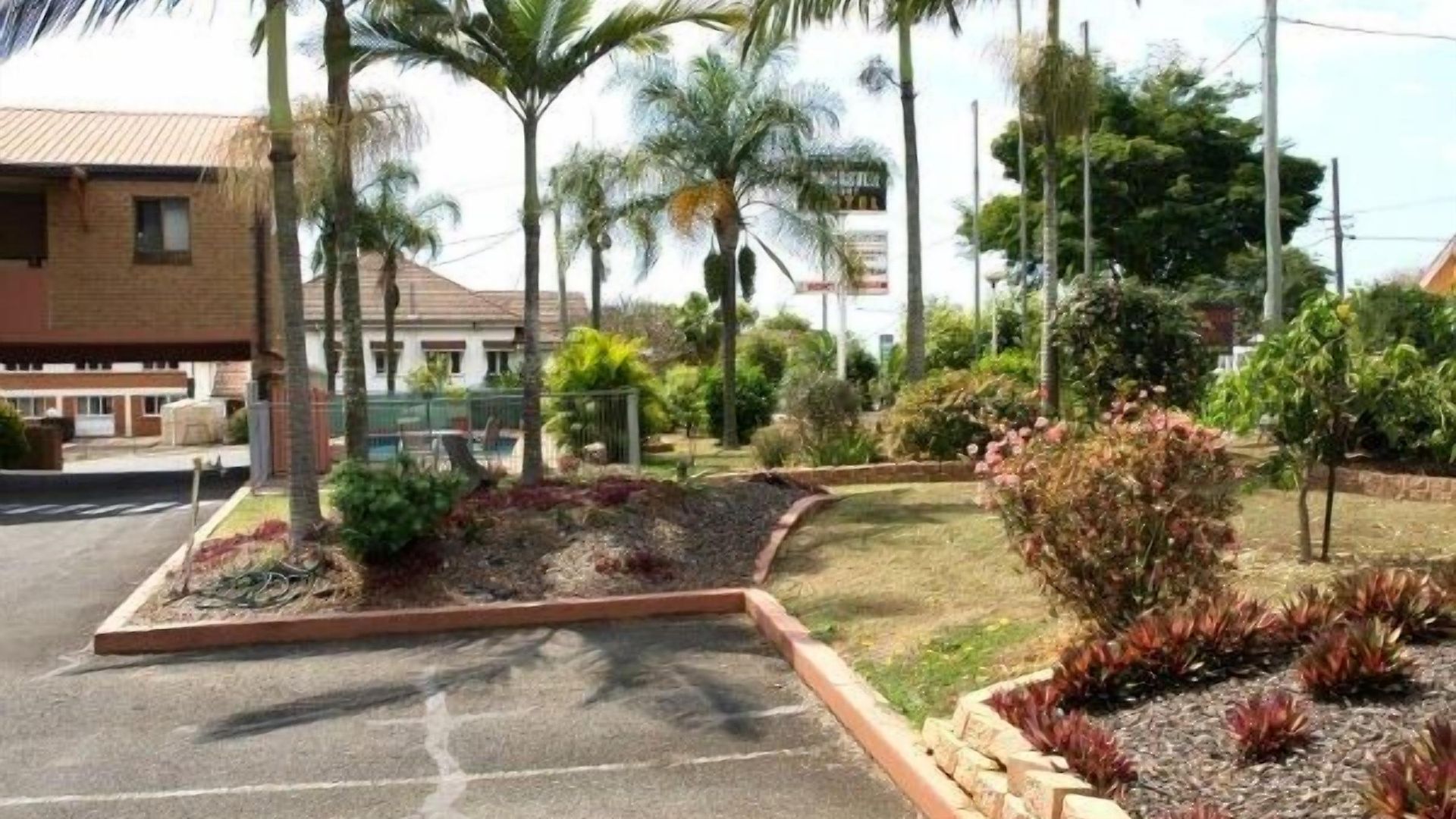 Motel Lancaster Court
