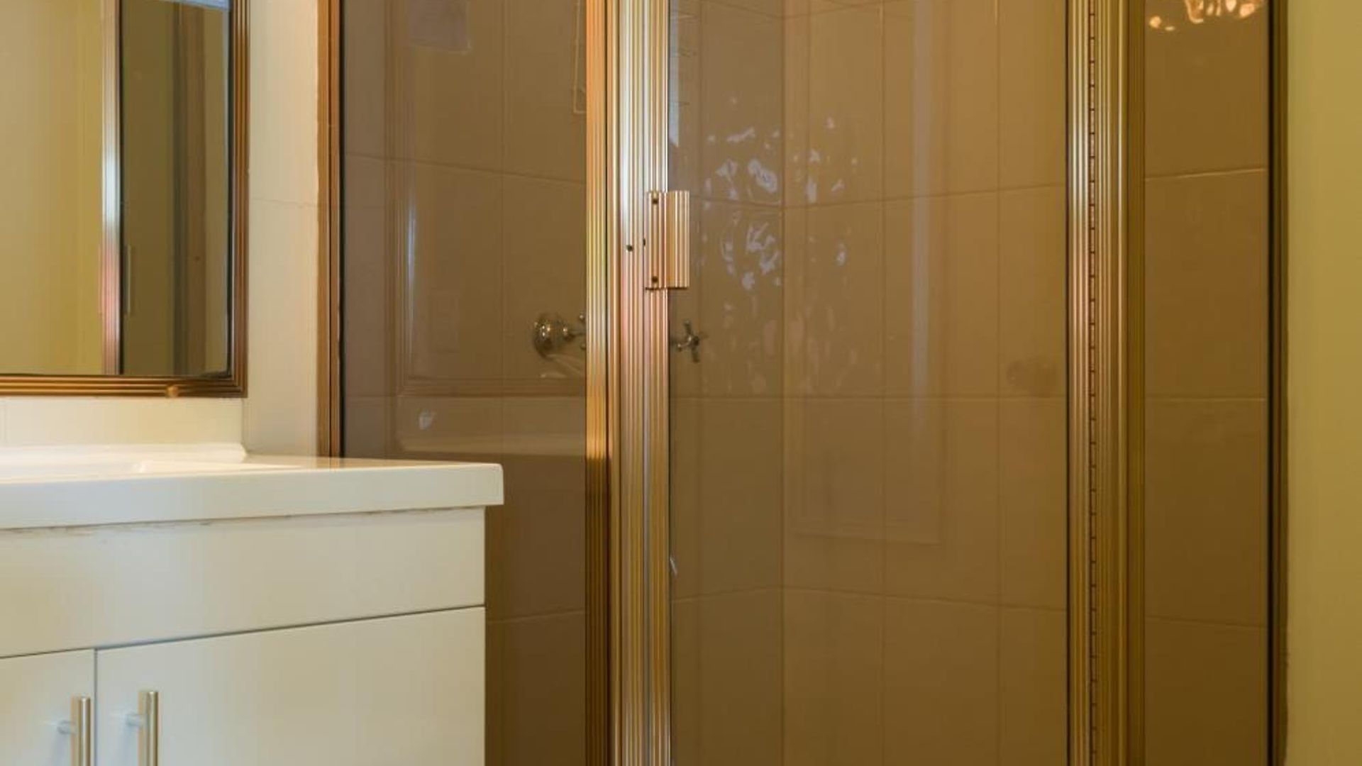 Lancaster Court 4*