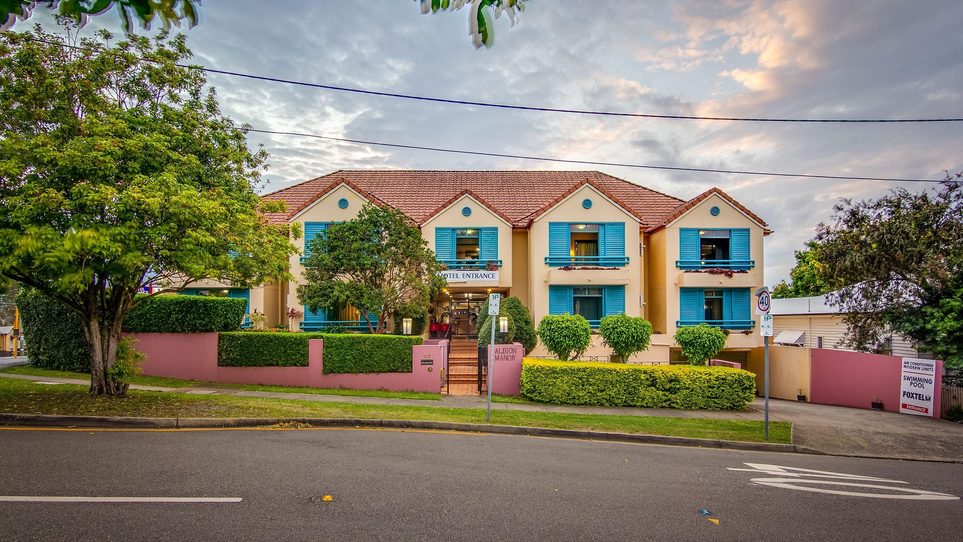 Albion Manor Motel 4*