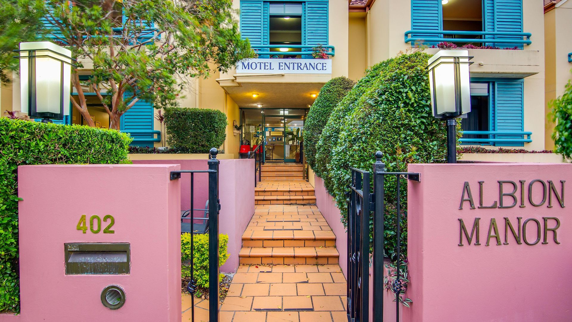 Albion Manor Motel 4*