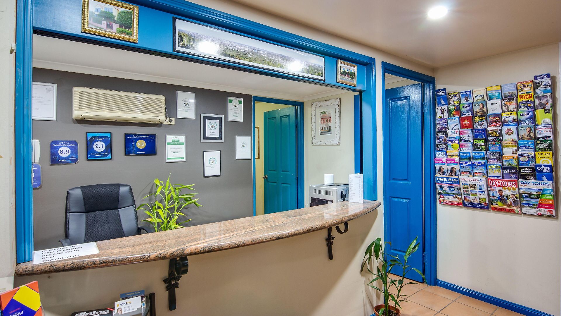 Albion Manor Motel 4*