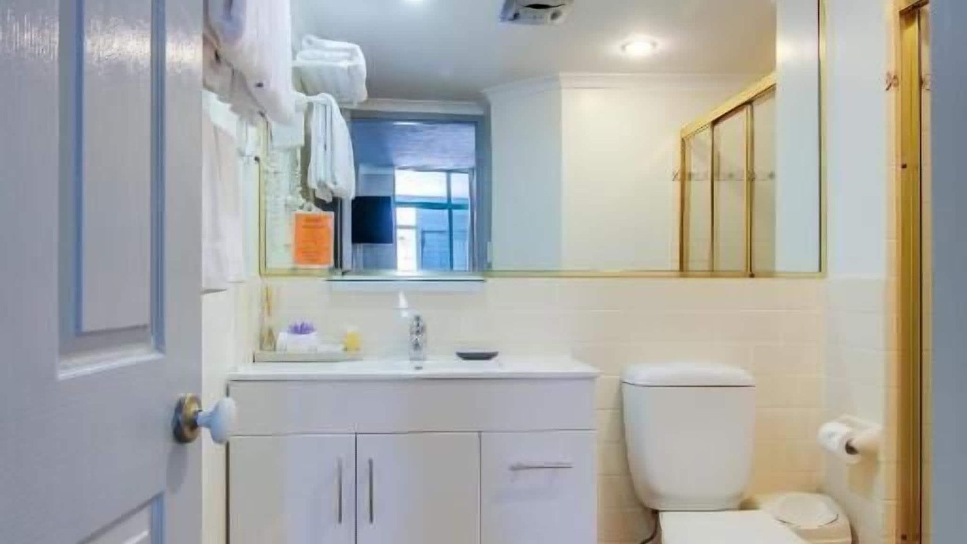 Albion Manor 4*