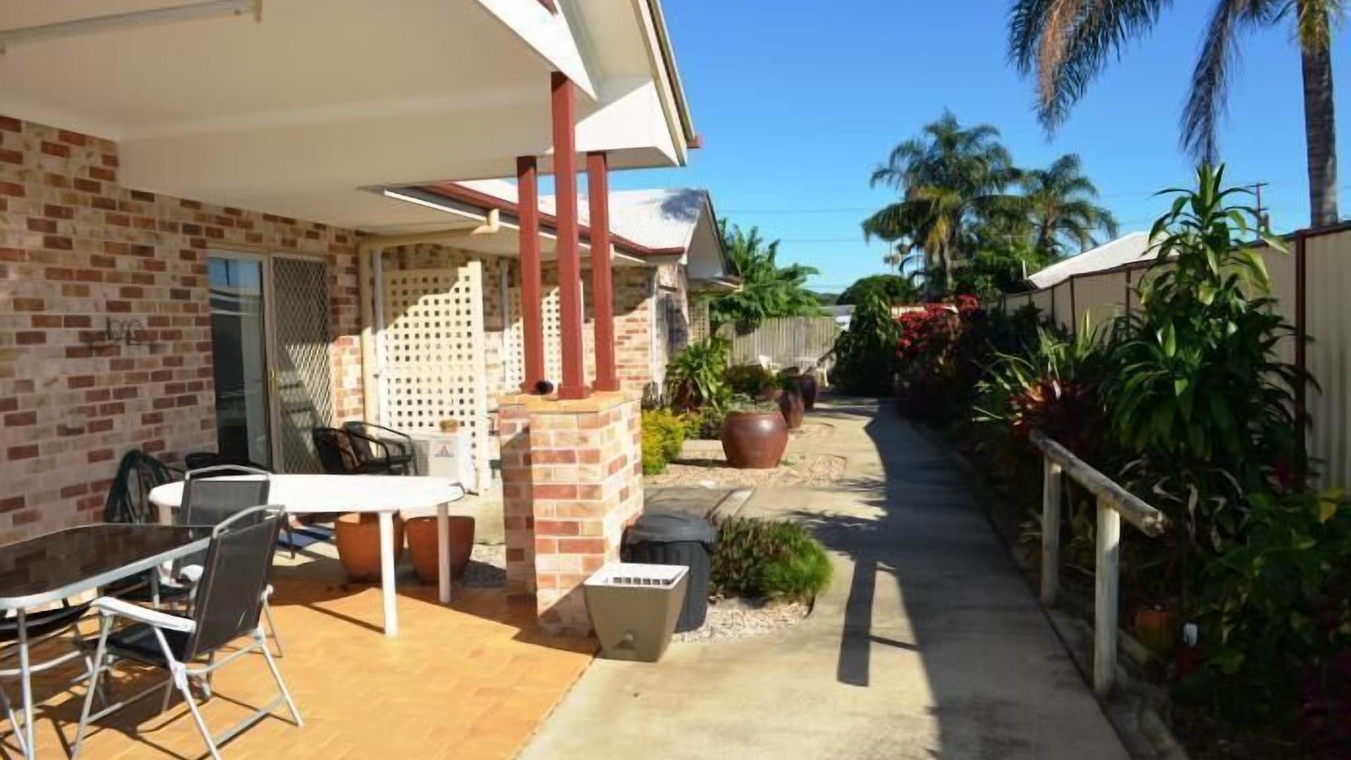 Redland Bay 3*
