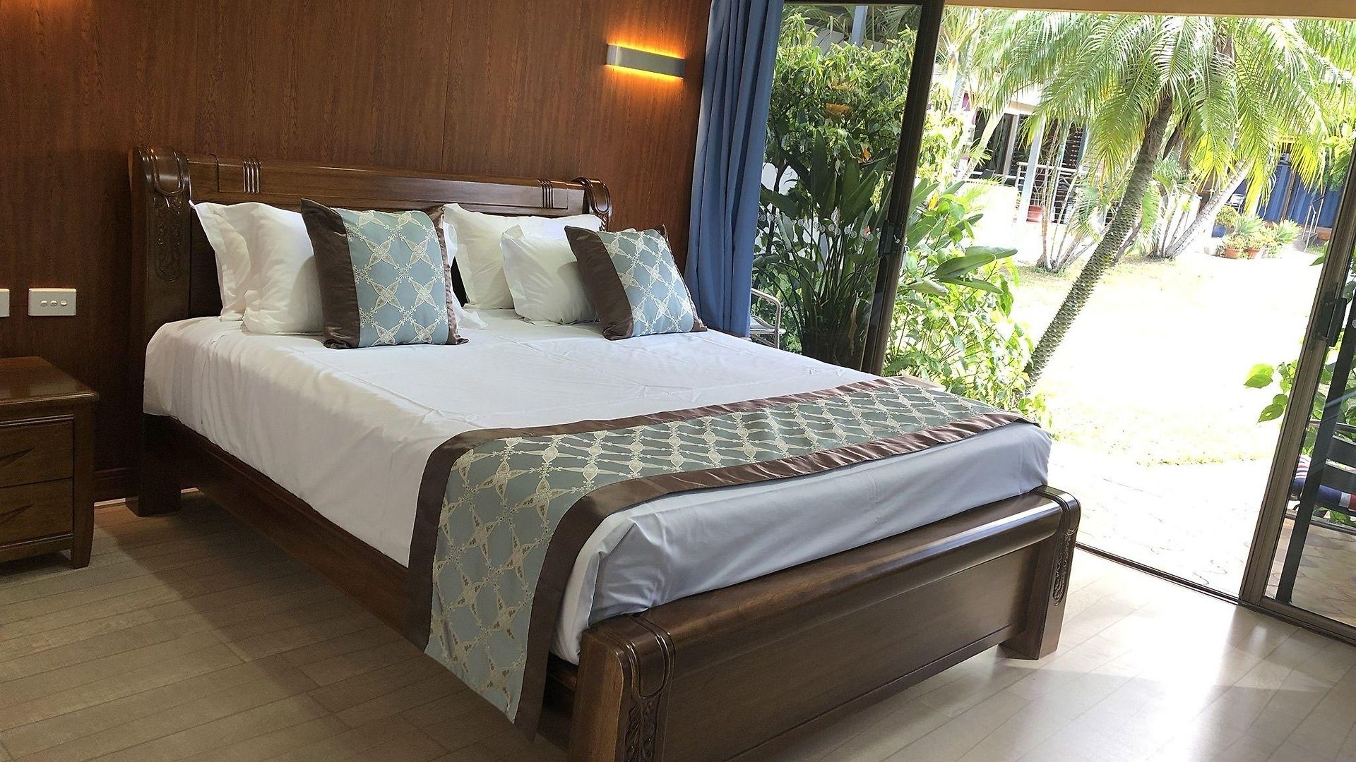 Motel Oxley Motor