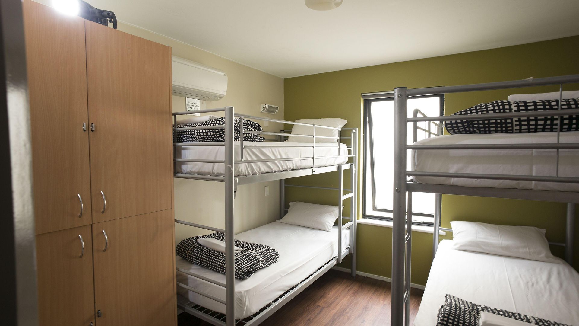 Yha Hostel *