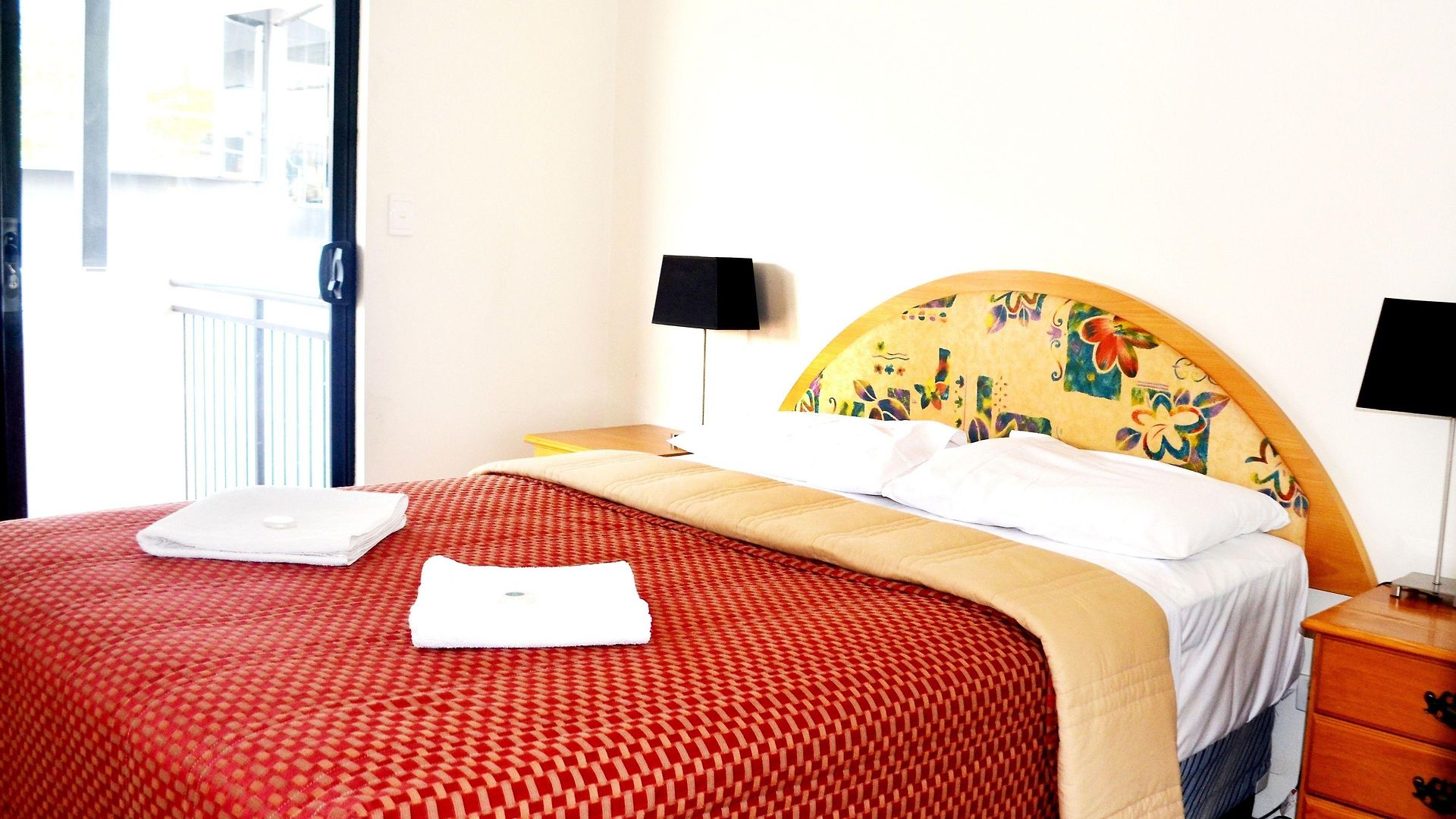 Spring Hill Mews Aparthotel 4*