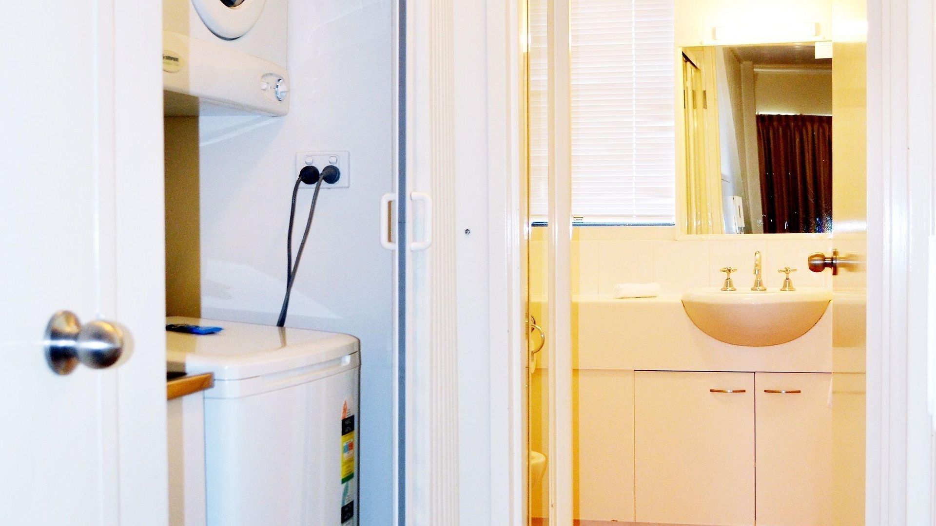 Spring Hill Mews Aparthotel 4*