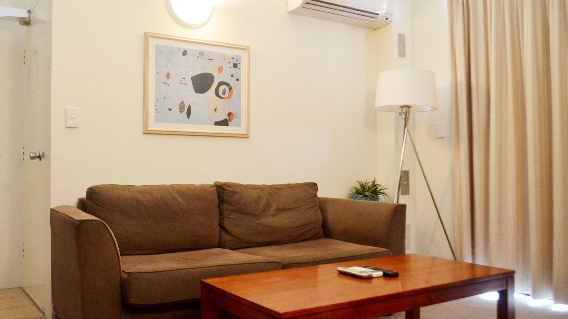 Spring Hill Mews Aparthotel 4*