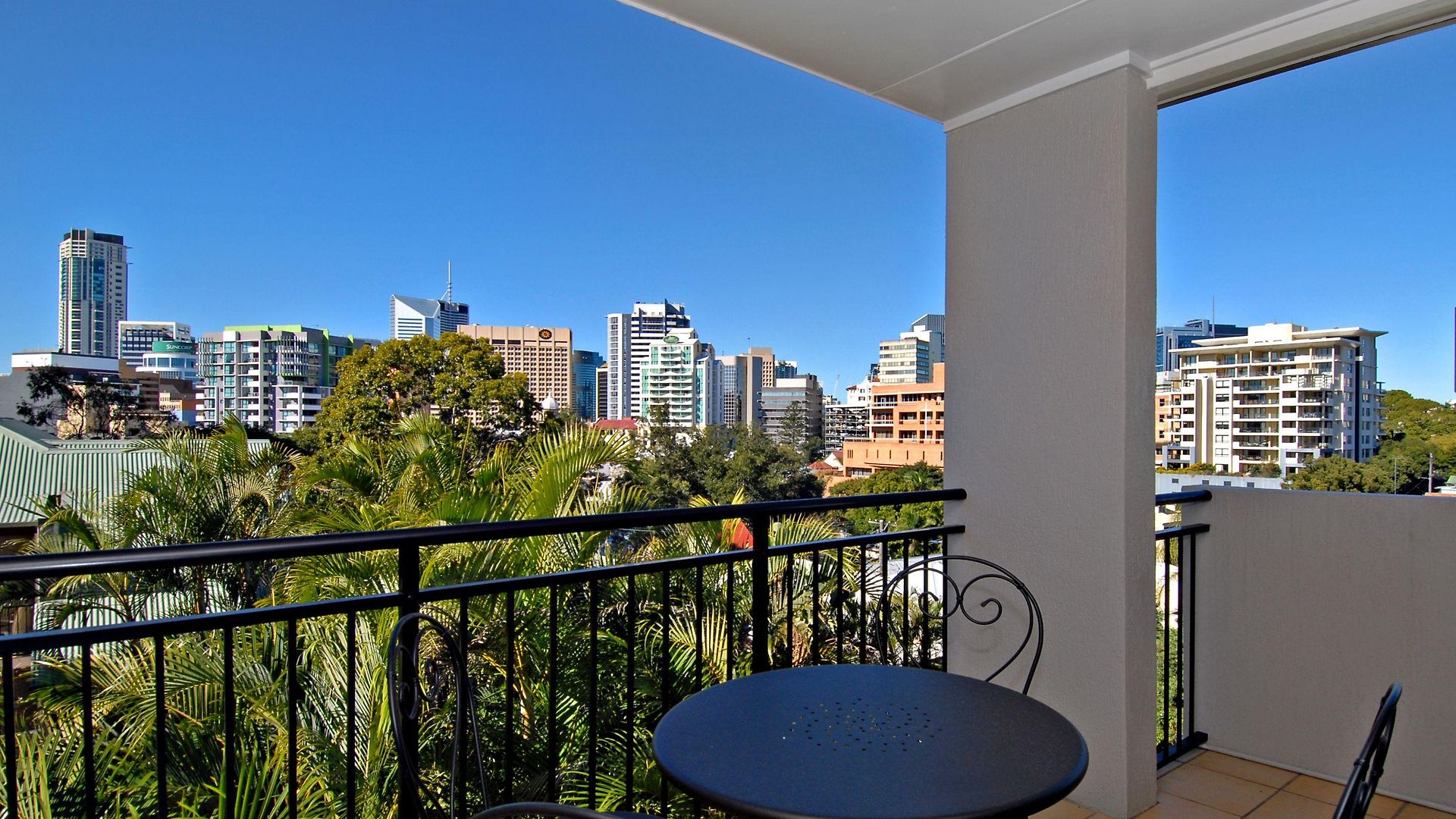 Spring Hill Mews Aparthotel 4*