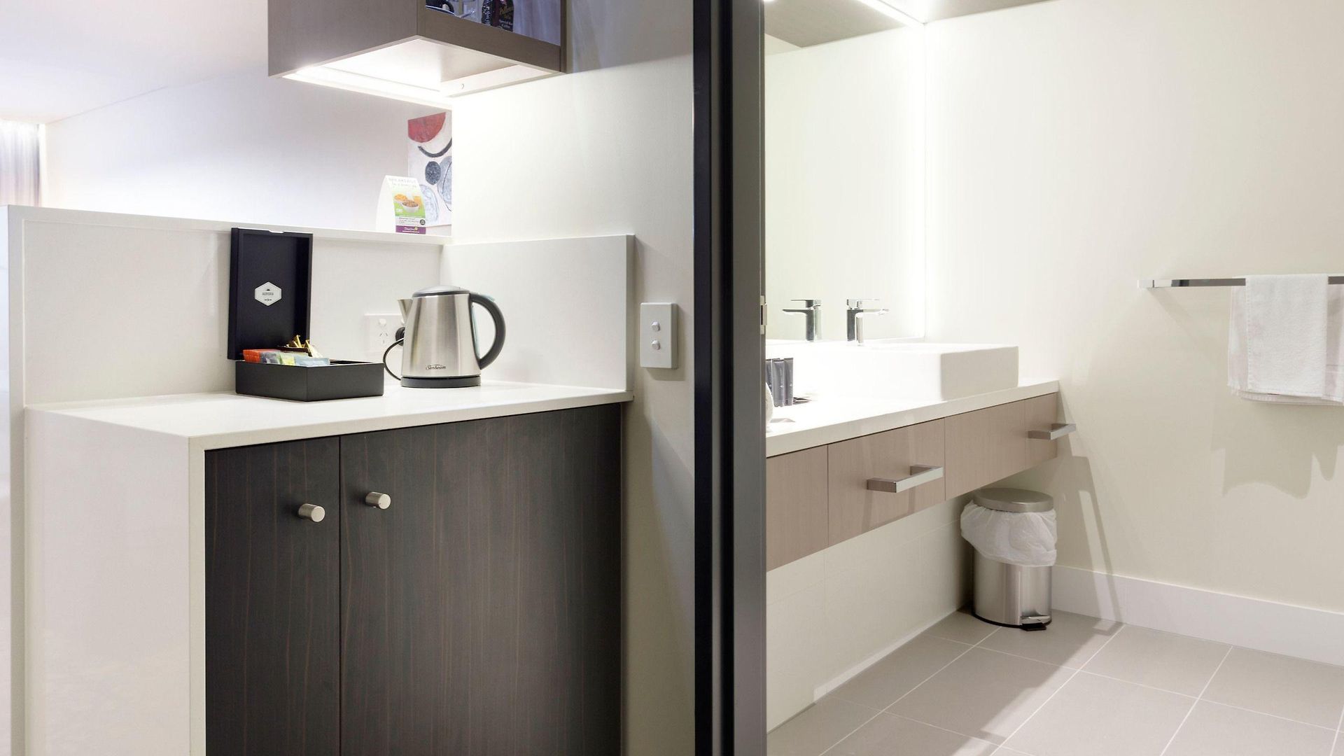 Hotel Calamvale And Conference Centre 5*