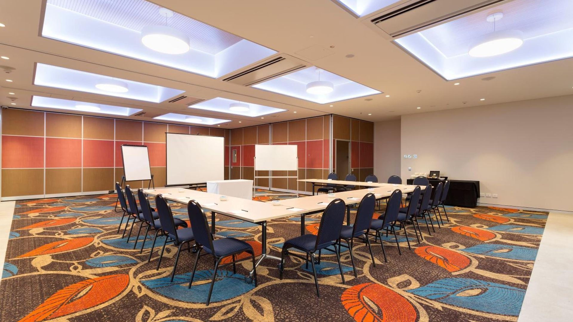 Hotel Calamvale And Conference Centre
