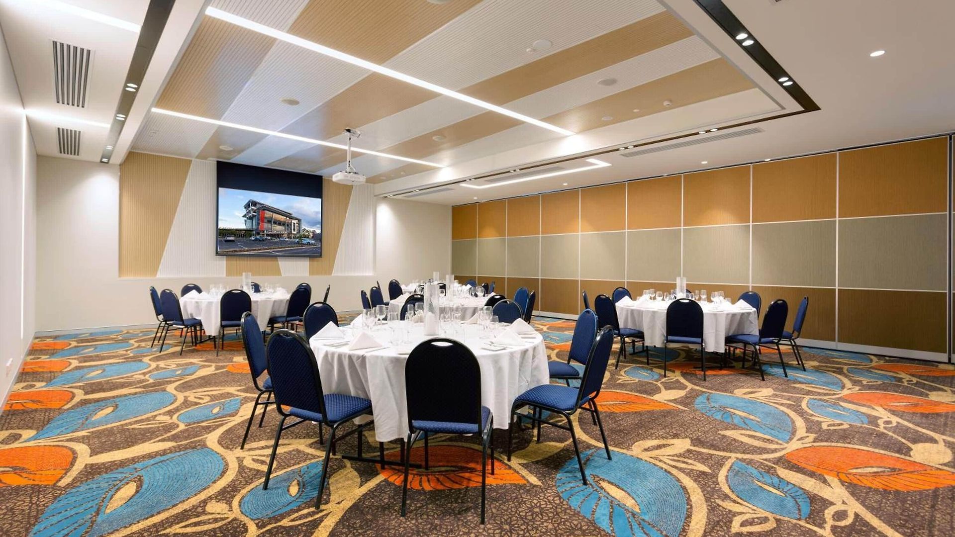 Calamvale And Conference Centre Hotel 5*