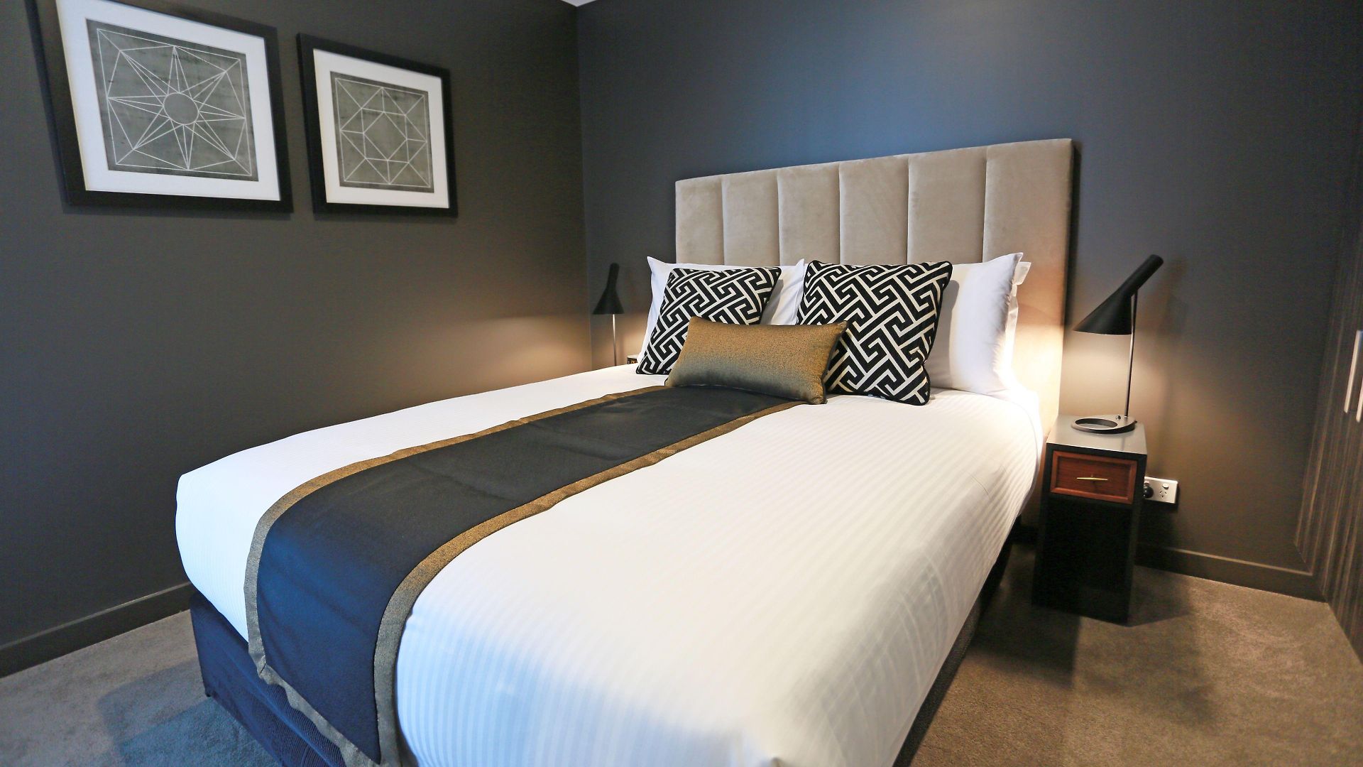 Hotel Alex Perry & Brisbane