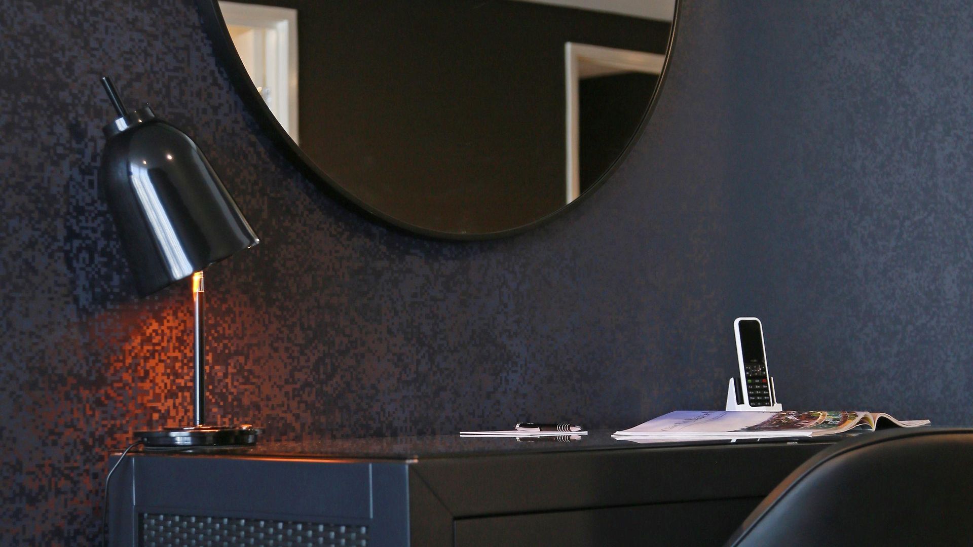 Hotel Alex Perry &