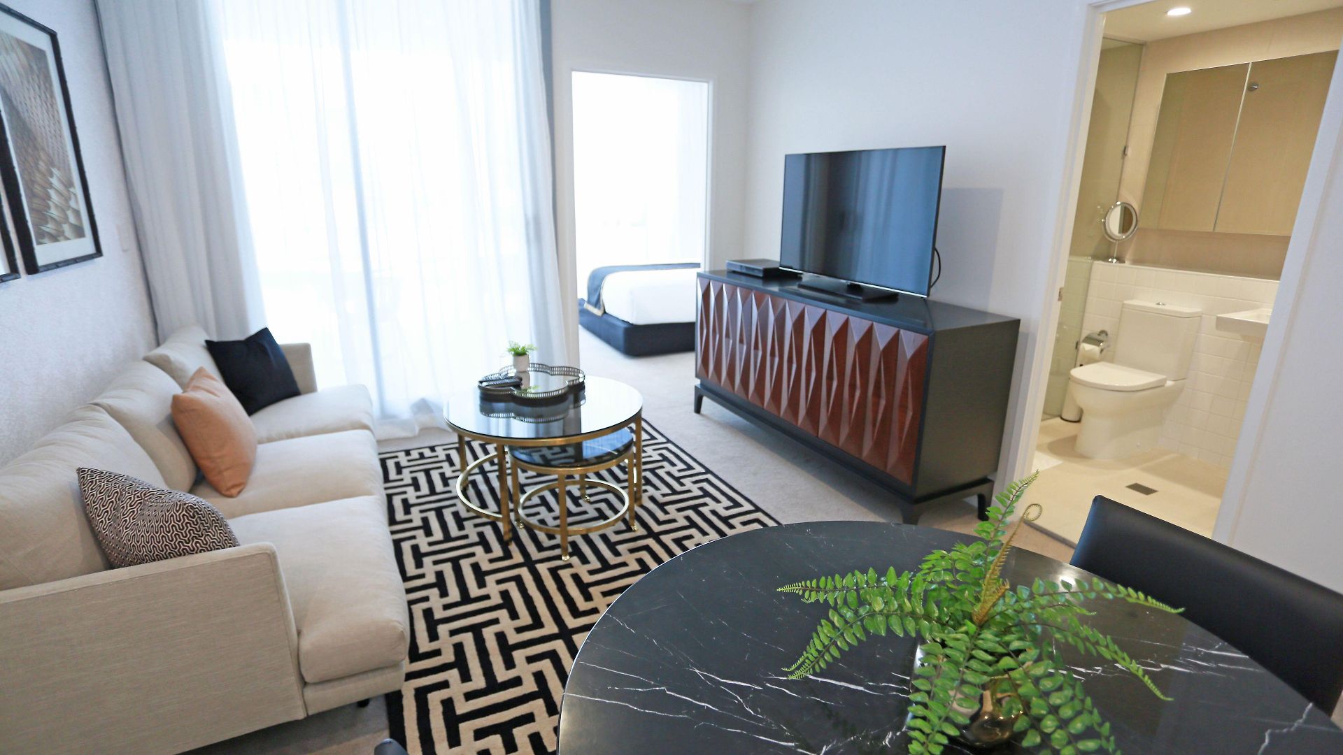 Hotel Alex Perry &