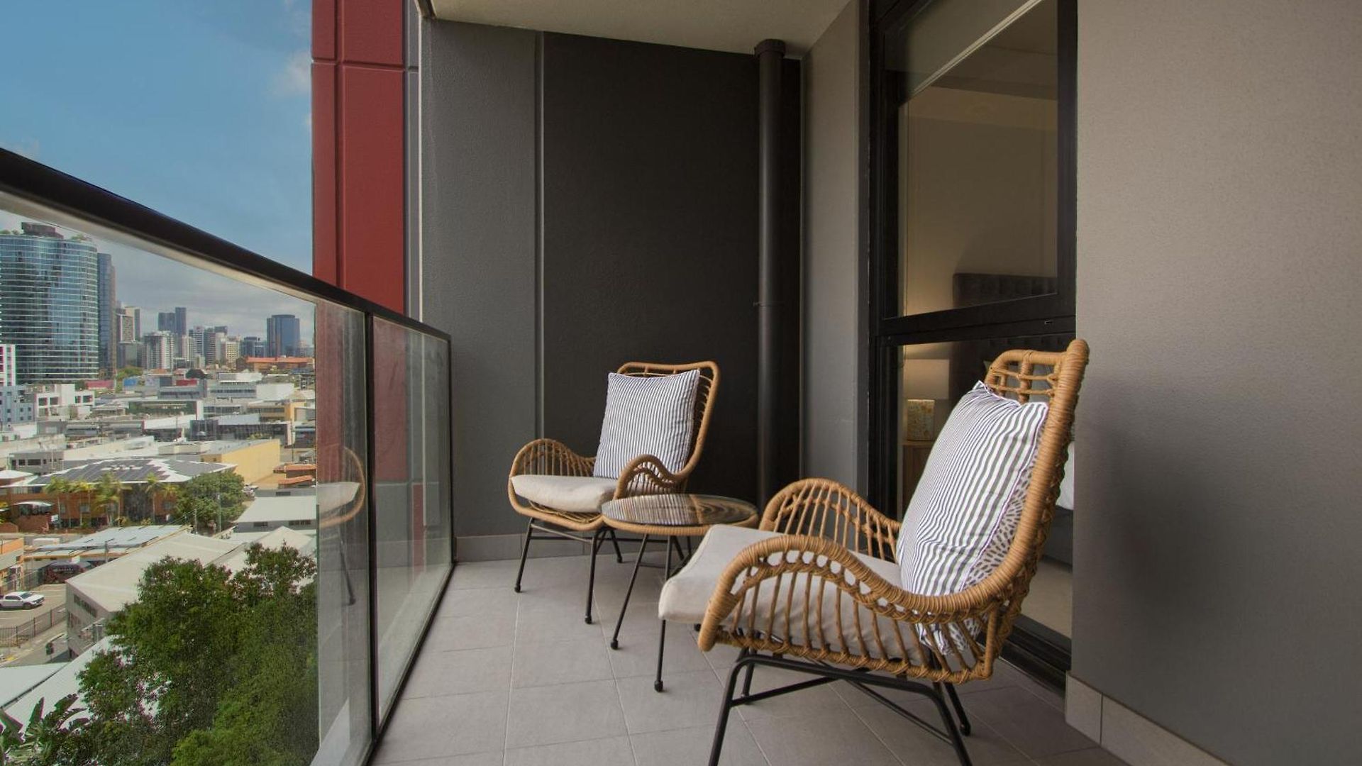 1bed - Valley Fringe - Free Parking Apartment *