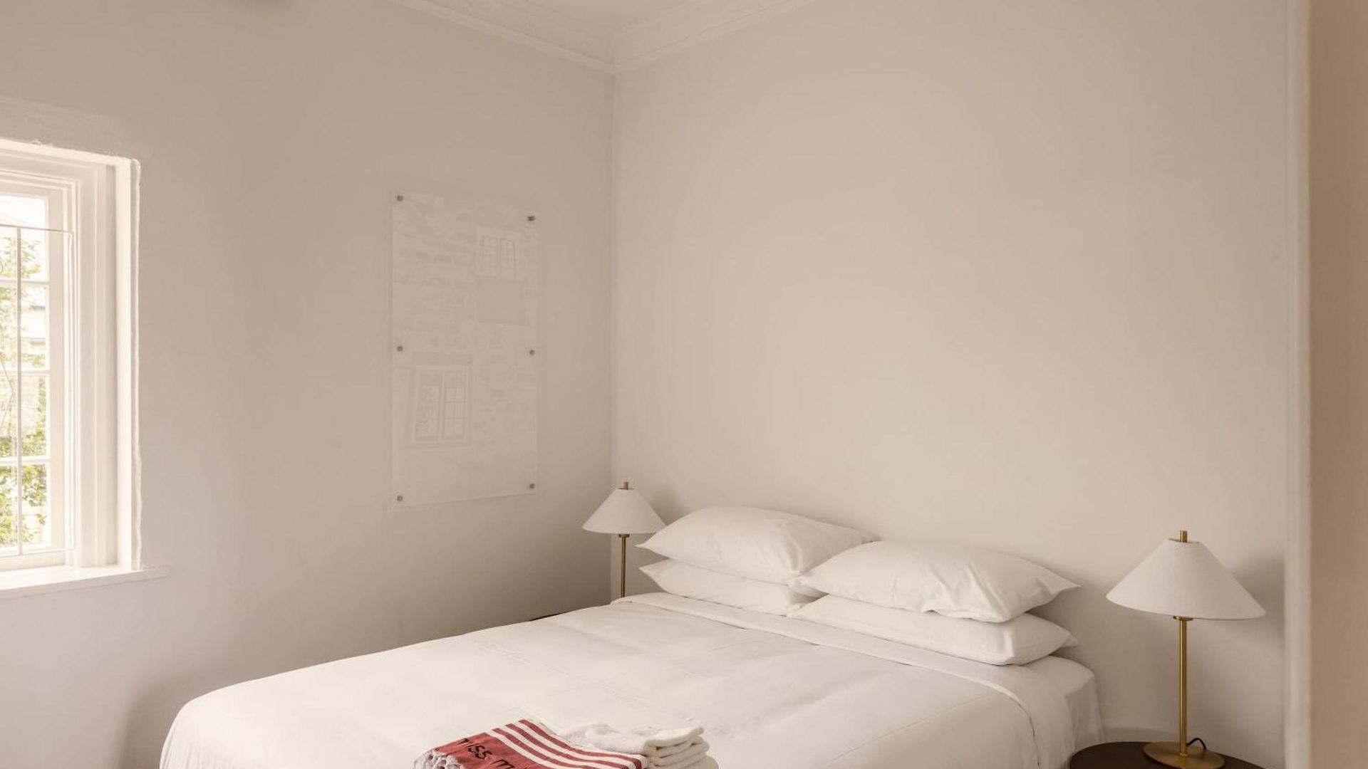 Miss Midgley's - Drawing Apartment Brisbane
