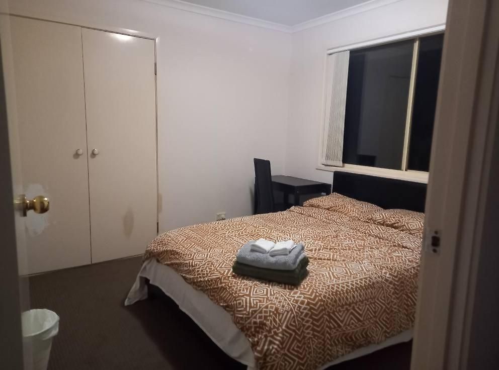 Air Conditioned Floral Youth Backpacker And House Guest house