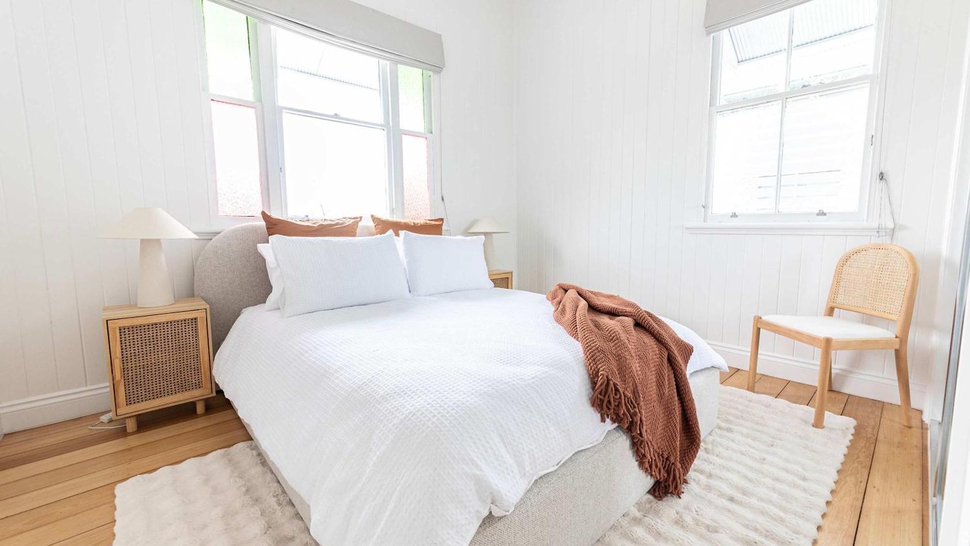 Holiday home Heart Of Milton 4b2b Ac 2tvs Private Parking Walk To Suncorp Stadium *