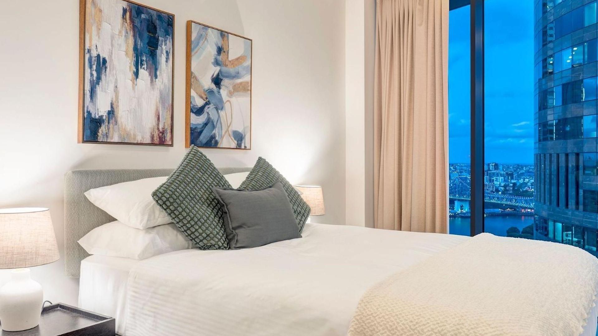 Apartment Glasshouse On Felix - Luxury With River Views, Pool And Parking | Winter Escape | Longer & Save | 1 June - 31 August *